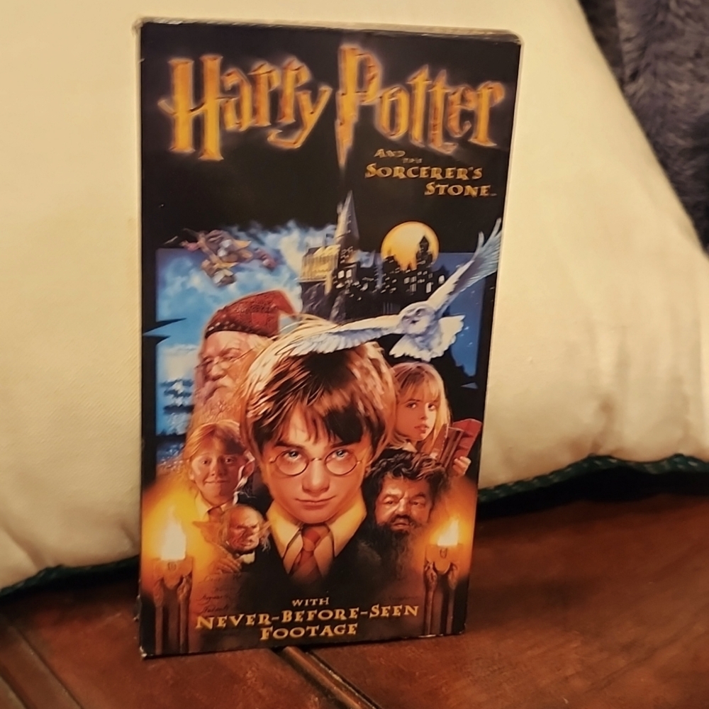 VHS TAPE - "Harry Potter and the Sorcerer's  Stone"